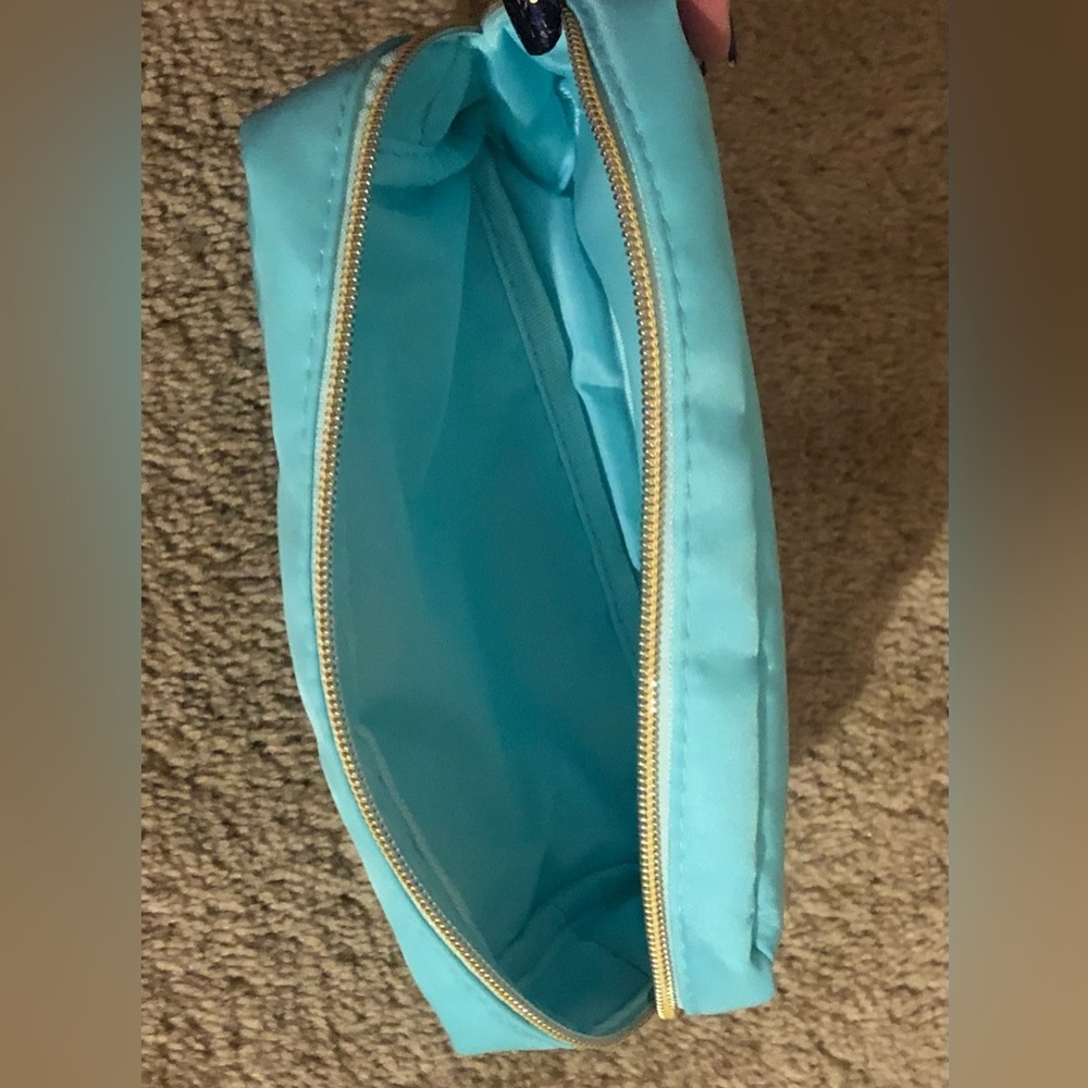 Assorted Women’s Ipsy & Sephora Pouches, and Crossbody Bags Set - Picture 11 of 15